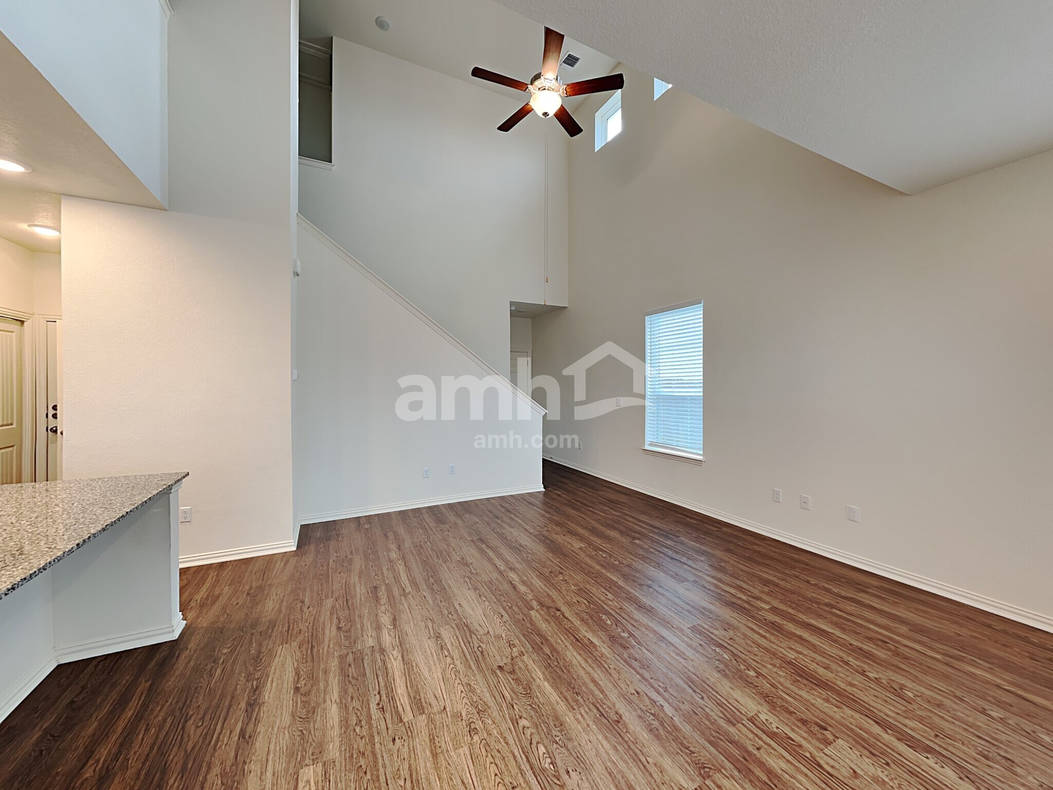 Building Photo - 413 Pebble Bend