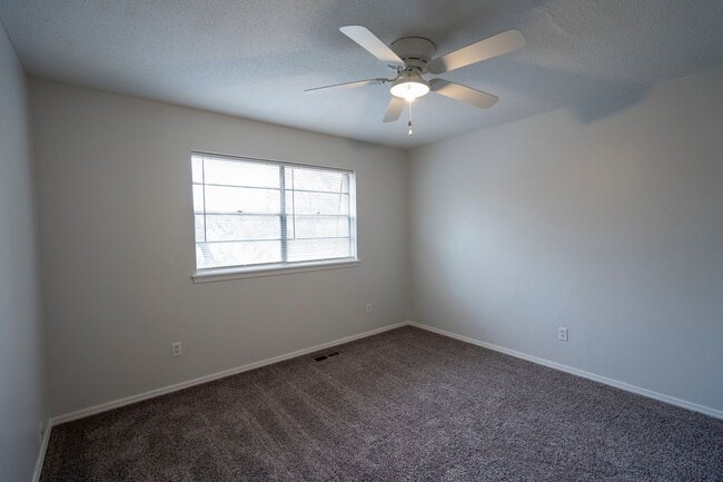 Building Photo - Spacious, Updated & Cute Home Near Lake Hefner in Close Proximity to Shopping & Dining