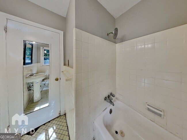 Building Photo - 3660 Hill Acres Rd SW