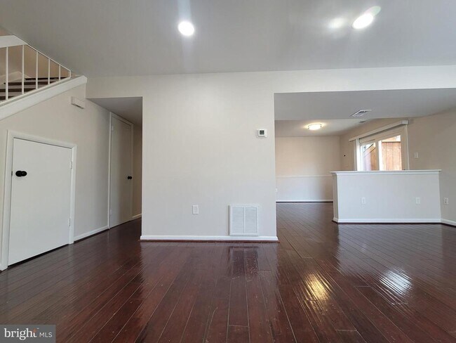 Building Photo - 5674 Oak Tanager Ct