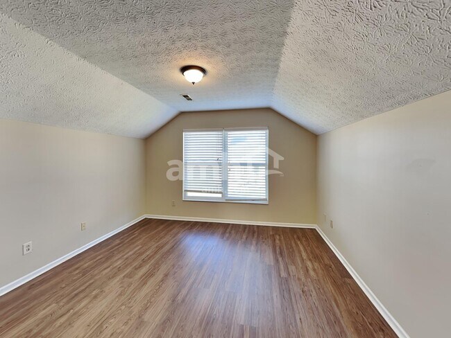 Building Photo - 12478 Thoroughbred Dr