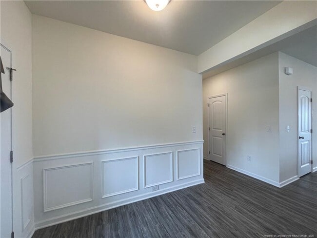 Building Photo - 453 Troy Dr