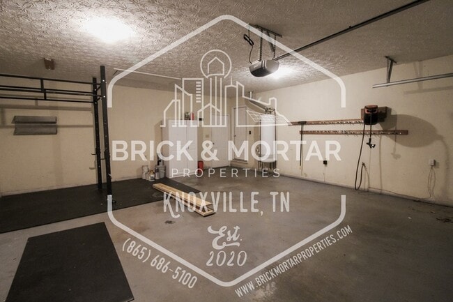 Building Photo - 808 Pioneer Dr