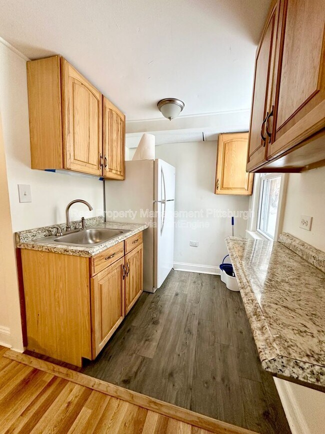 Building Photo - 814 Greensburg Pike