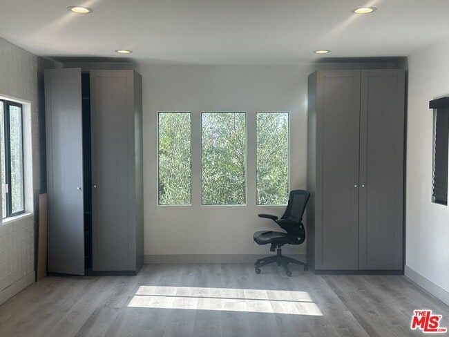 Building Photo - 5129 Edgewood Pl