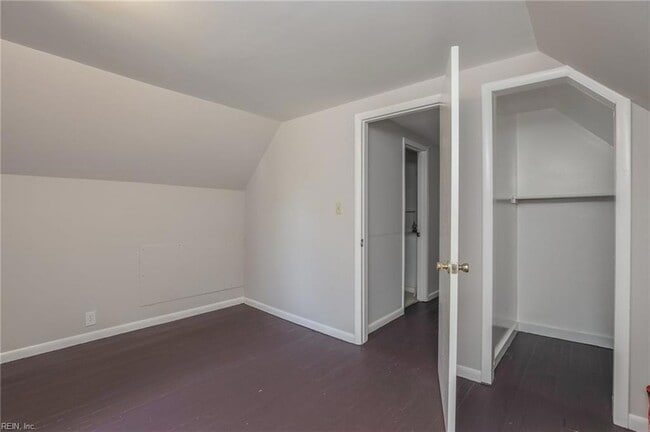 Building Photo - 3901 Newport Ave
