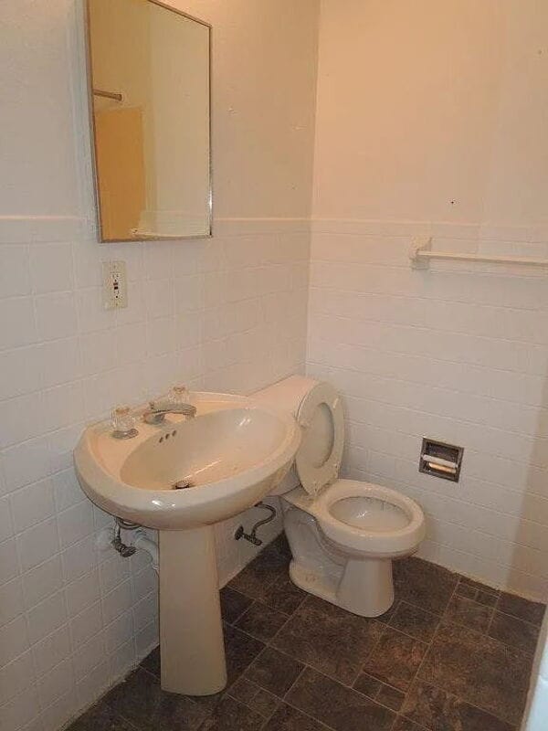 Building Photo - 1975 E Washington Ave