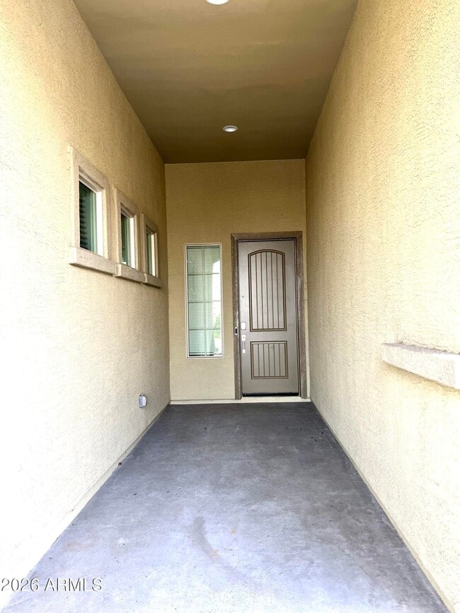 Building Photo - 9221 W Glenrosa Ave