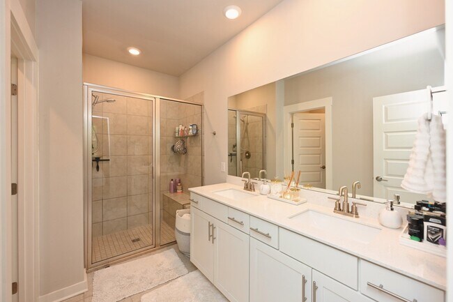 Building Photo - 449 Golden Mdw Ln