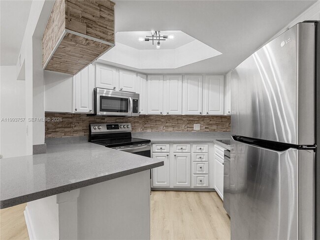 Building Photo - 8343 Lake Dr