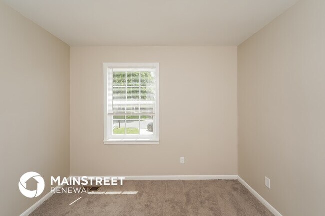 Building Photo - 5240 Jean Dr