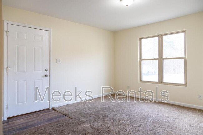 Building Photo - 19534 Midland Trail