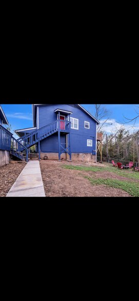 Building Photo - 3004 Matador Dr