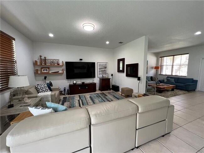 Building Photo - 1609 Sweetgum Terrace