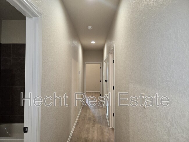 Building Photo - 217 Kaspar Way