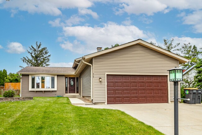Primary Photo - 310 Huntington Dr