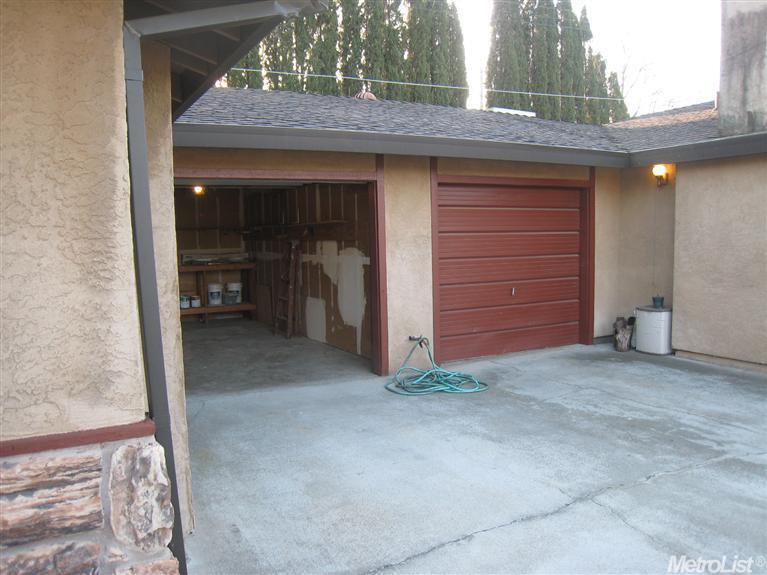 Building Photo - 4439 Myrtle Ave
