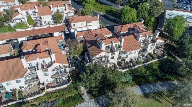 Building Photo - 225 Montana Del Lago Dr