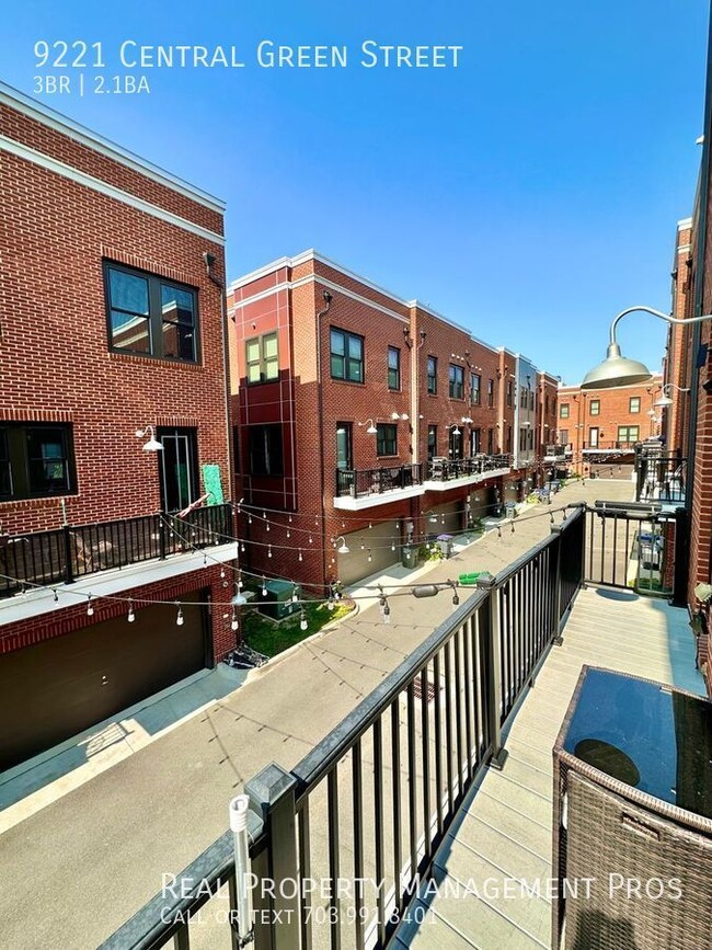 Building Photo - 9221 Central Green St