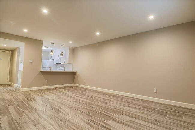 Primary Photo - 2744 Briarhurst Dr