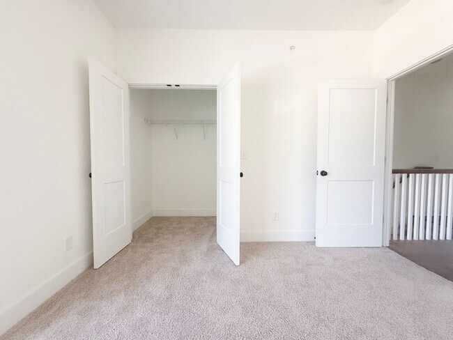 Building Photo - 3-Bedroom Townhome with Pool Access Near Downtown Cookeville