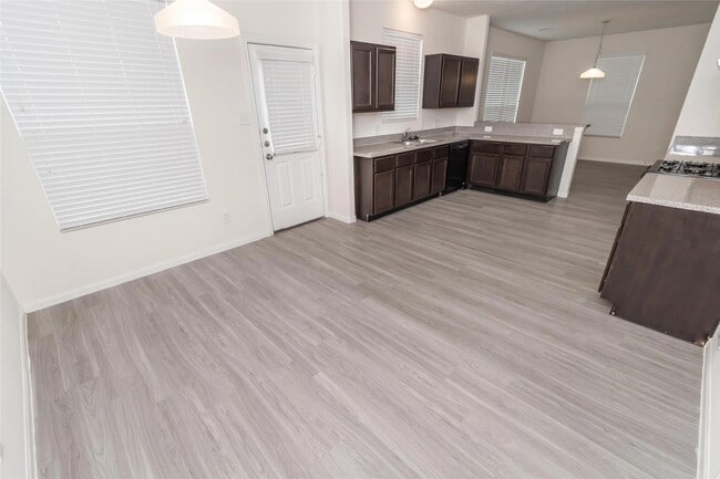 Building Photo - 17310 Blackstone Trails Dr