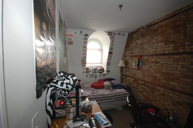 Building Photo - 168 Northampton St