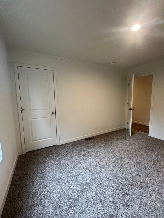 Building Photo - Nearly brand-new home!! 3-Bedroom 2-Bathroom Home