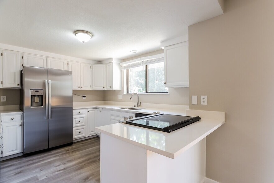 Building Photo - 13881 E Radcliff Pl