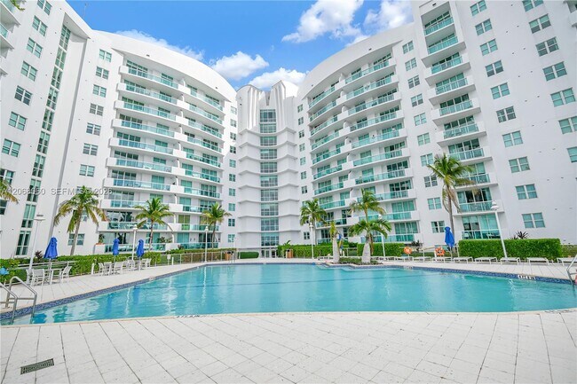 Building Photo - 7900 Harbor Island Dr