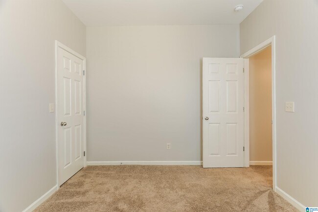Building Photo - 1056 Washington Dr