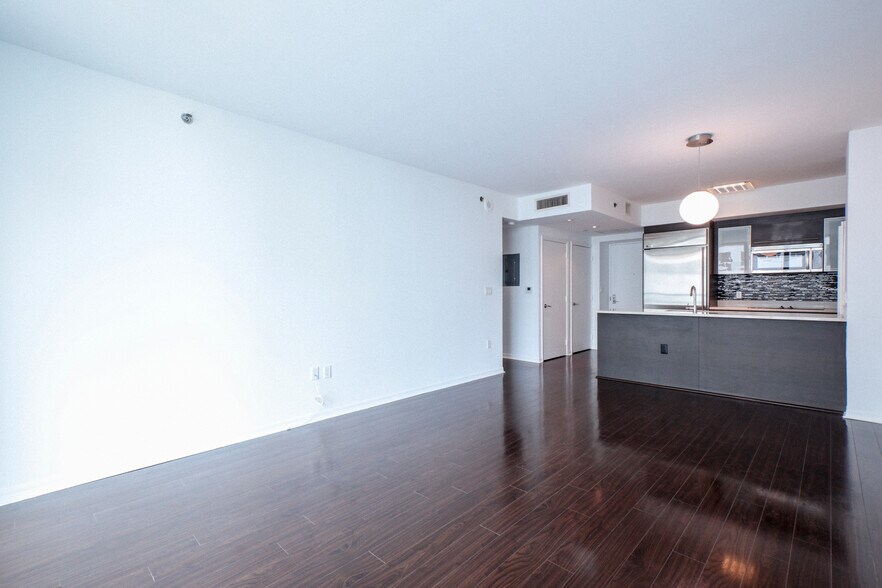 Building Photo - 500 Brickell Ave