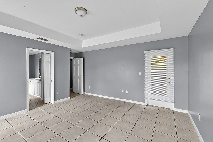 Building Photo - 4214 22nd St SW