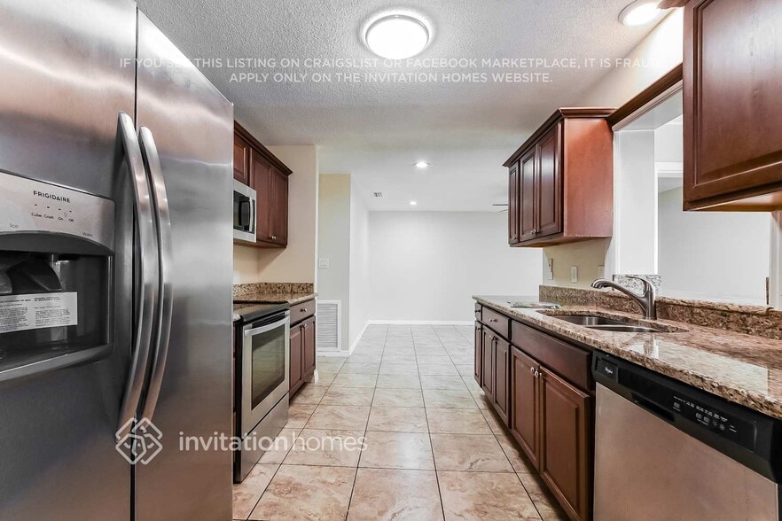 Building Photo - 3330 Coleus Ct