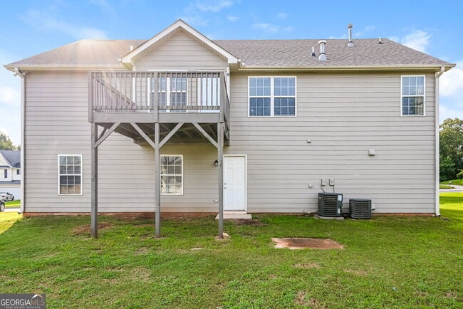 Building Photo - 342 Summit View Dr