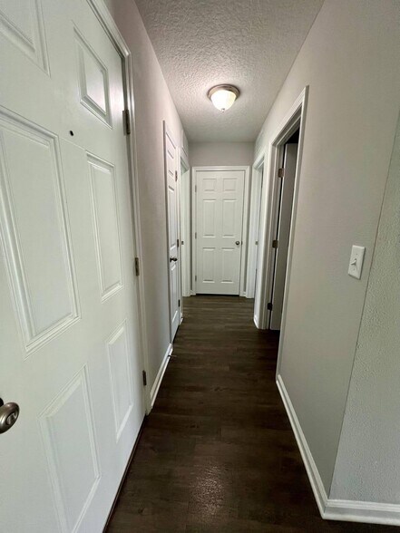 Hallway 2 Front Bedrooms - 8514 Peach St