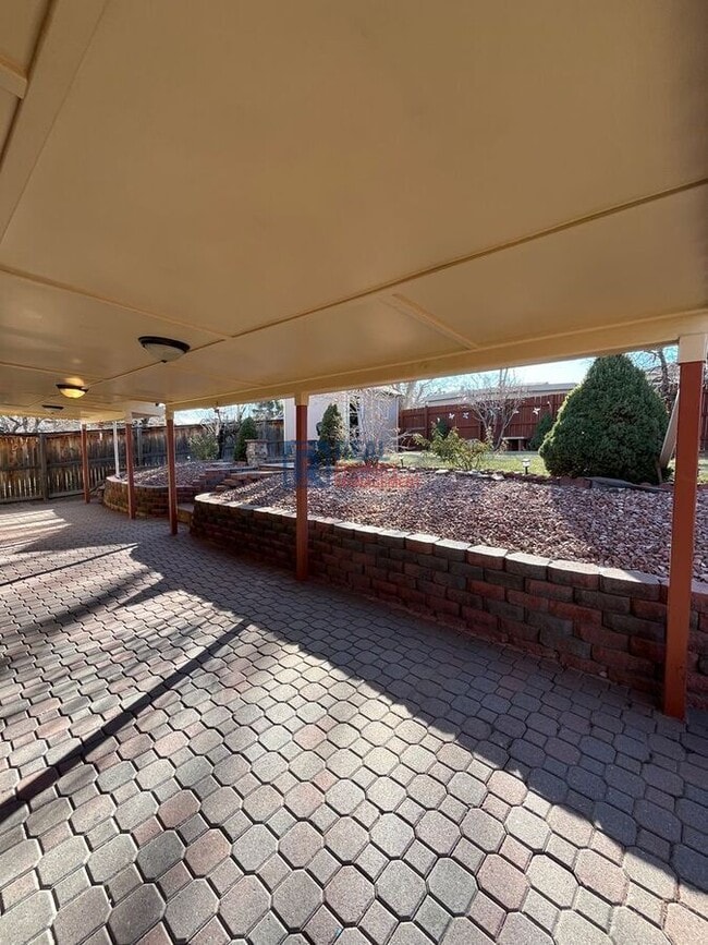 Building Photo - 2120 W Gill Pl