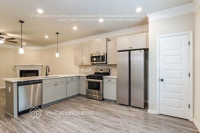 Building Photo - 2303 Buford Town Dr