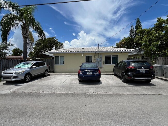 Building Photo - 1712 Fletcher St