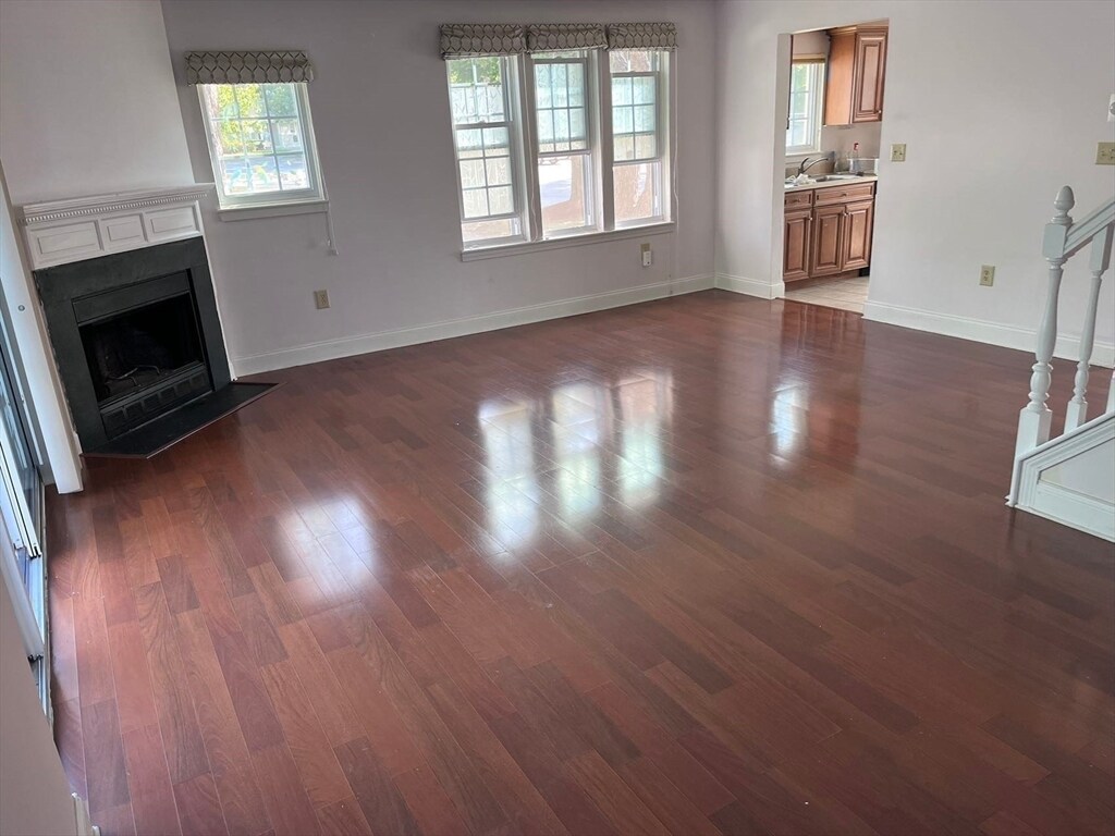 Building Photo - 651 Brookside Dr