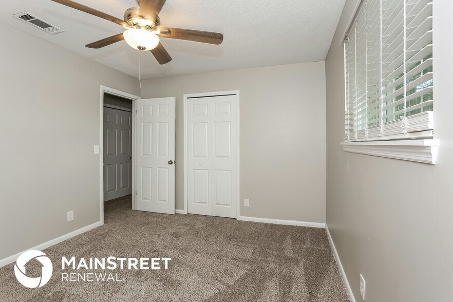 Building Photo - 1148 Palisades Dr