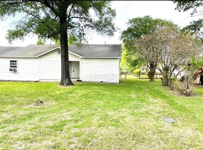 Building Photo - 13429 Bandera St