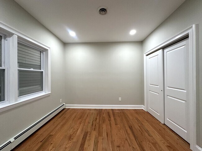 Building Photo - 362 Palisades Avenue