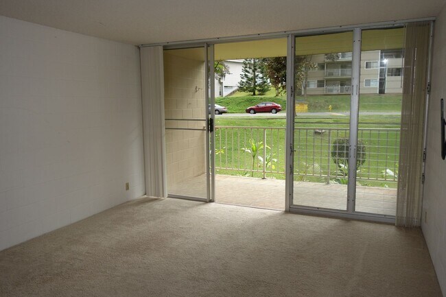Building Photo - 2 bedroom, 1 bath, 2 parking in Waikalani Woodlands