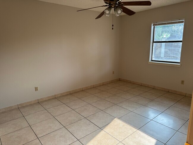 Building Photo - 1821 Norma Ln