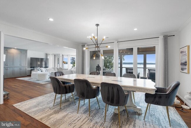 Building Photo - 5837 River Dr