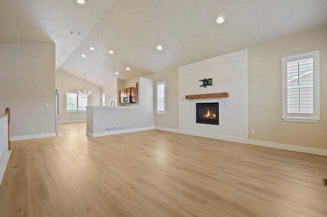 Building Photo - 5839 Yancey Dr