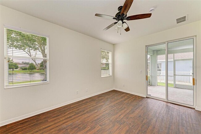 Building Photo - 15121 Searobbin Dr