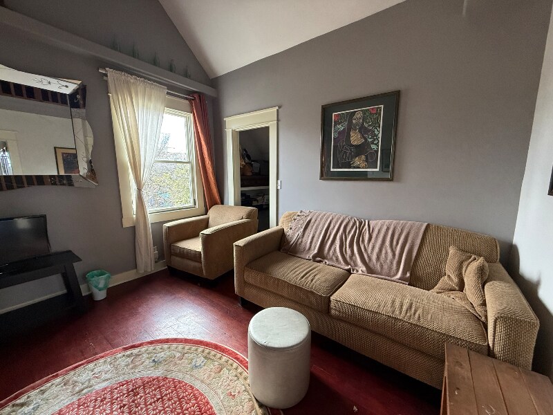 Building Photo - 2003 N Willamette Blvd