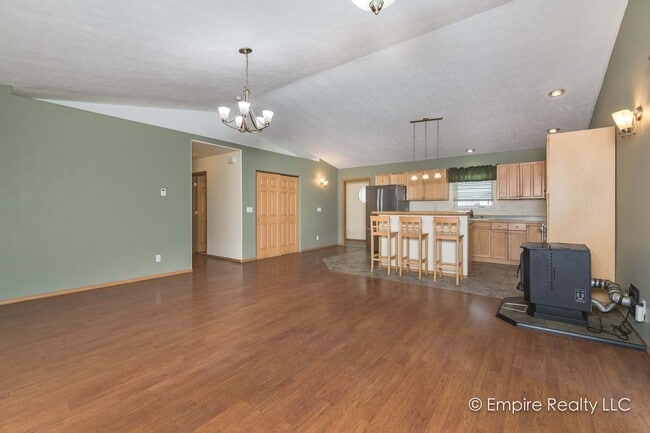 Building Photo - 834 Marquette Loop